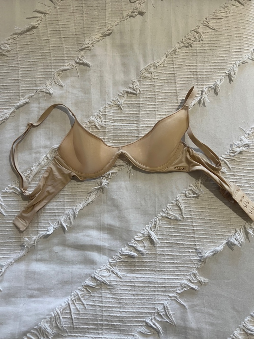 SKIMS Smooth Nude Underwire Bra - Beige